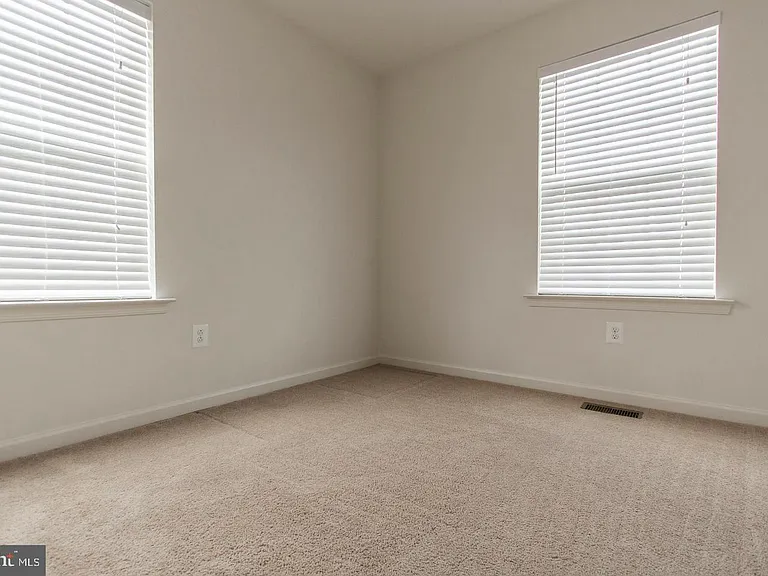 23045 Sweetspire Dr — Photo 20