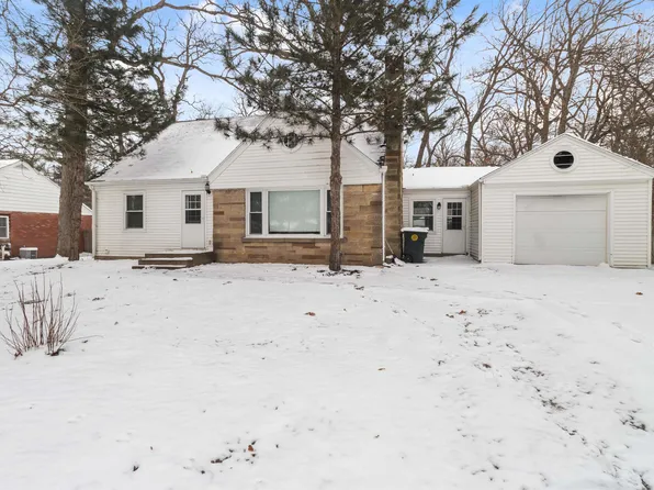 1703 Corby Blvd, South Bend, IN 46617