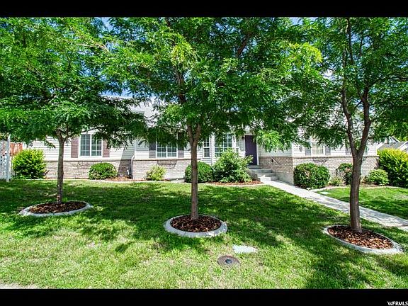 3rd image of 1490 N Summer Crest Dr