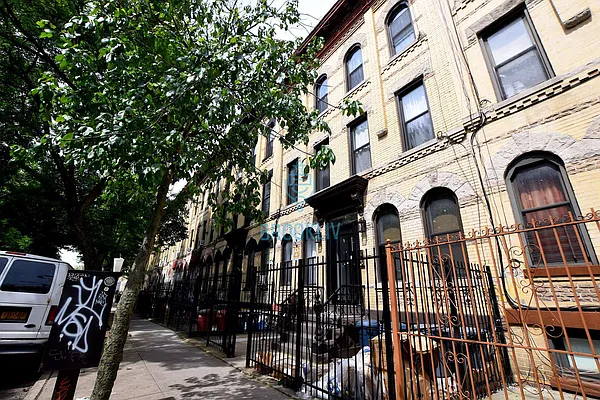 Rented by null | media 23