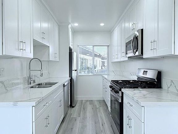3rd image of 3919 Ursula Ave #10