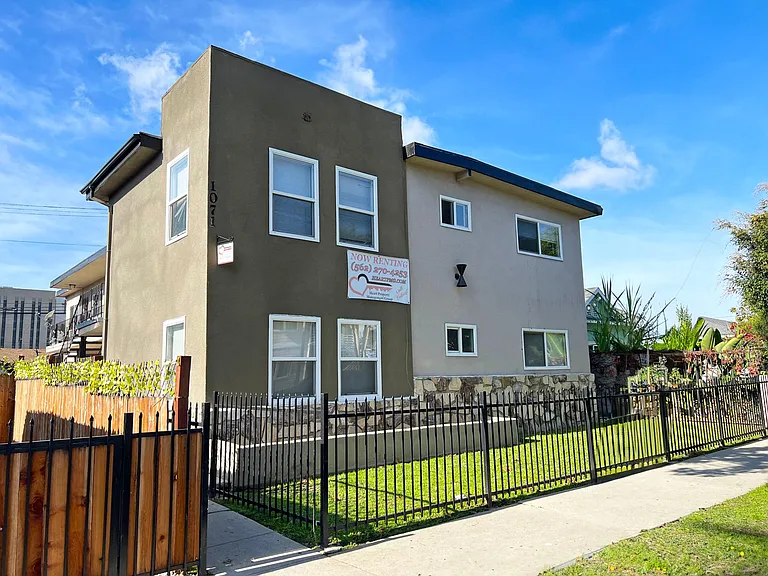 1071 Olive Ave #5 — Photo 2