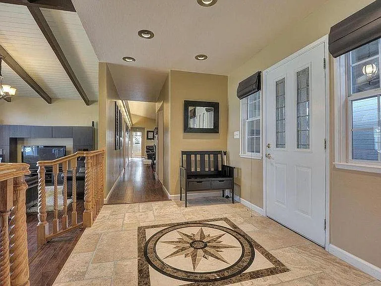 38061 Iris Ct — Photo 4