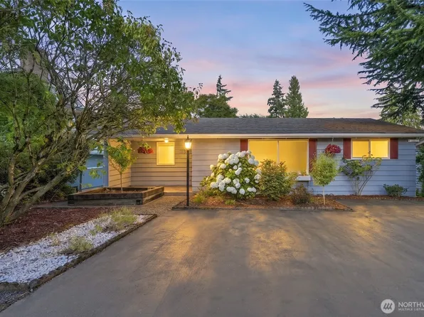 11526 3rd Avenue NE, Seattle, WA 98125