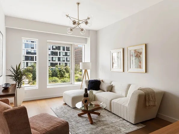 202 Broome St #7J, New York, NY 10002
