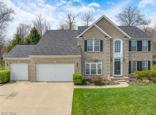 9308 Ashcroft Ln, Twinsburg, OH 44087