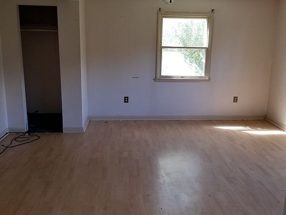 3rd image of 1408 E Harmony St