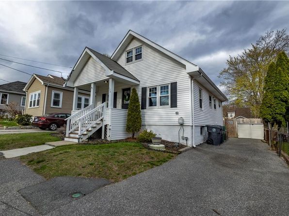 136 Aborn Ave, Warwick, RI 02888