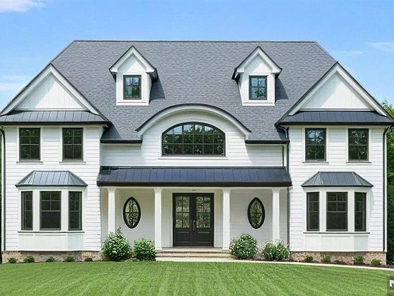 3rd image of 458 Cedar Ln