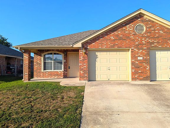 2nd image of 5610A Luxor Dr #3B-2Ba-1332Sqft