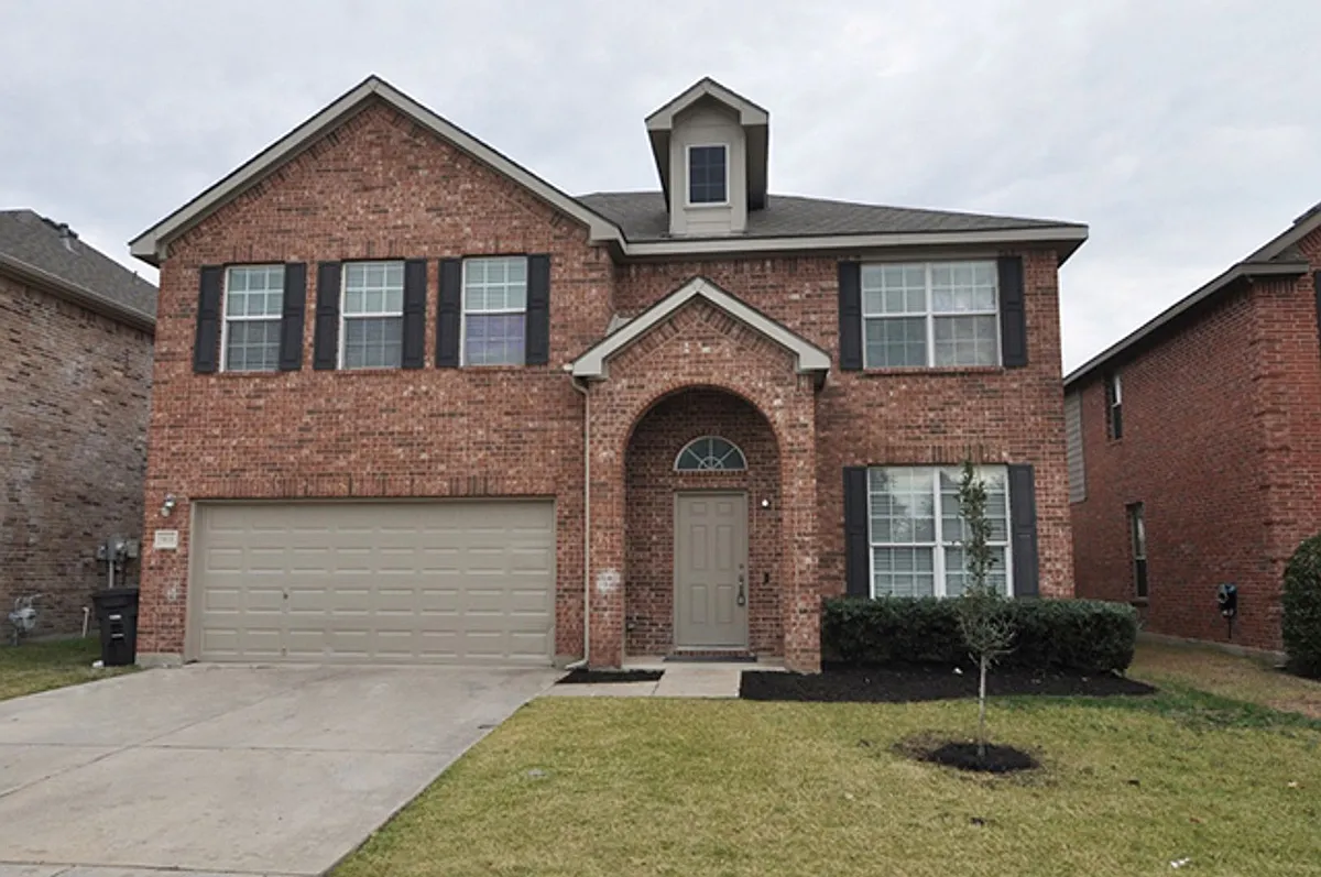 Building Photo - 9020 Brook Hill Ln