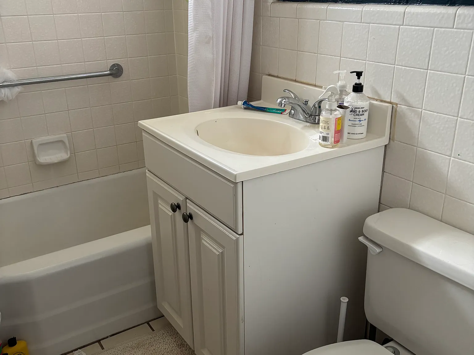 2 bed, 1065 sqft, $1,800 — Photo 3