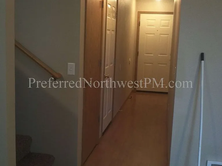 1351-1369 Coburg Rd — Photo 6