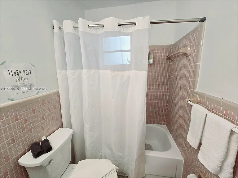 651 SW 3rd St #3 — Photo 10