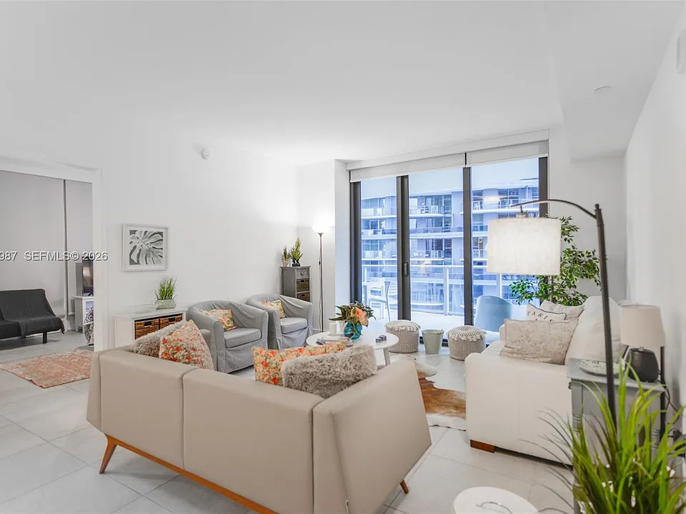 1010 Brickell Ave #2906