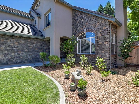 3rd image of 17207 Sandalwood Way