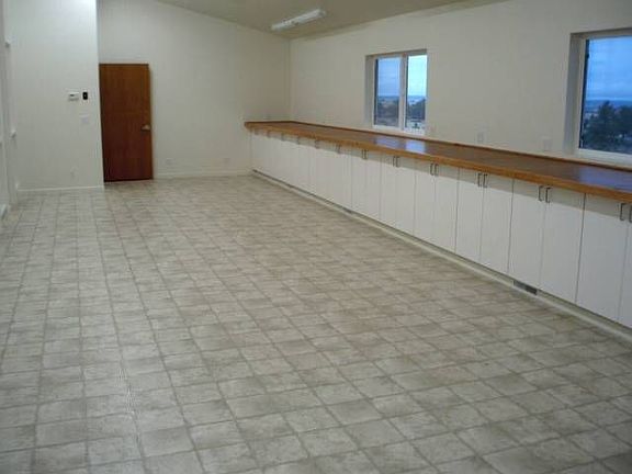 Huge workshop or hobby room upstairs