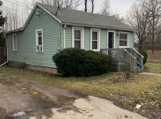 945 Oak St, Adrian, MI 49221