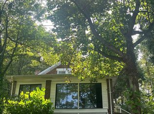 77 S Grims Mill Rd, Boyertown, PA 19512