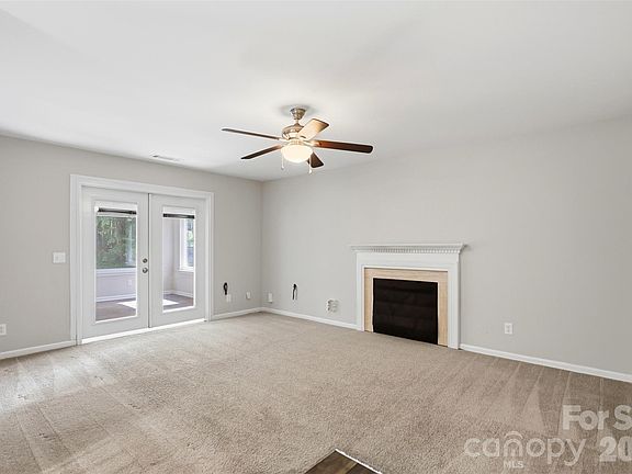 5th image of 2881 Shadow Brook Ct NW