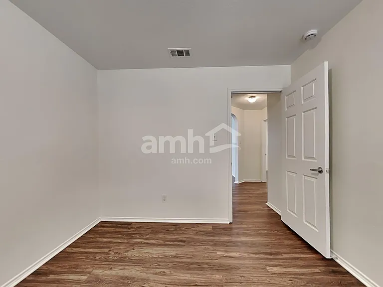 6732 Friendsway Dr — Photo 12