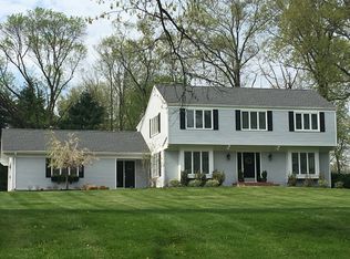 11 Meadow Ln, Pennington, NJ 08534