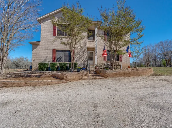 237 Heritage View Dr, Adkins, TX 78223
