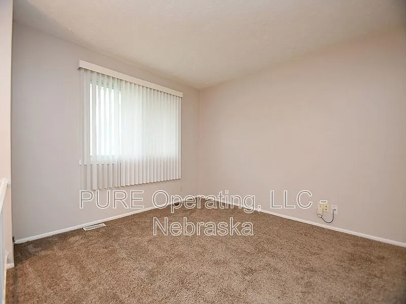 3 bed, 1.0 bath, 1150 sqft, $1,800 — Photo 4