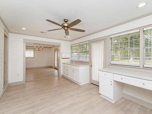 5th image of 219 Devon Rd