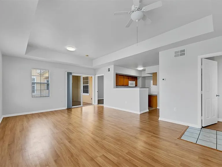 1010 Villagio Cir #204 — Photo 5