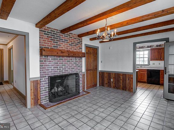 5th image of 38 Salt Grass Rd