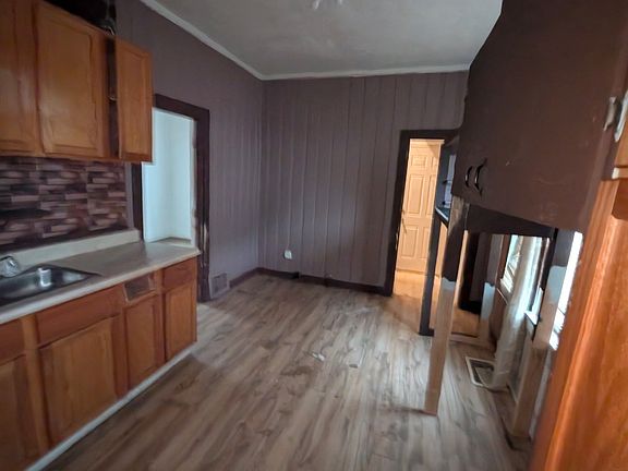 3rd image of 721 E McClure Ave