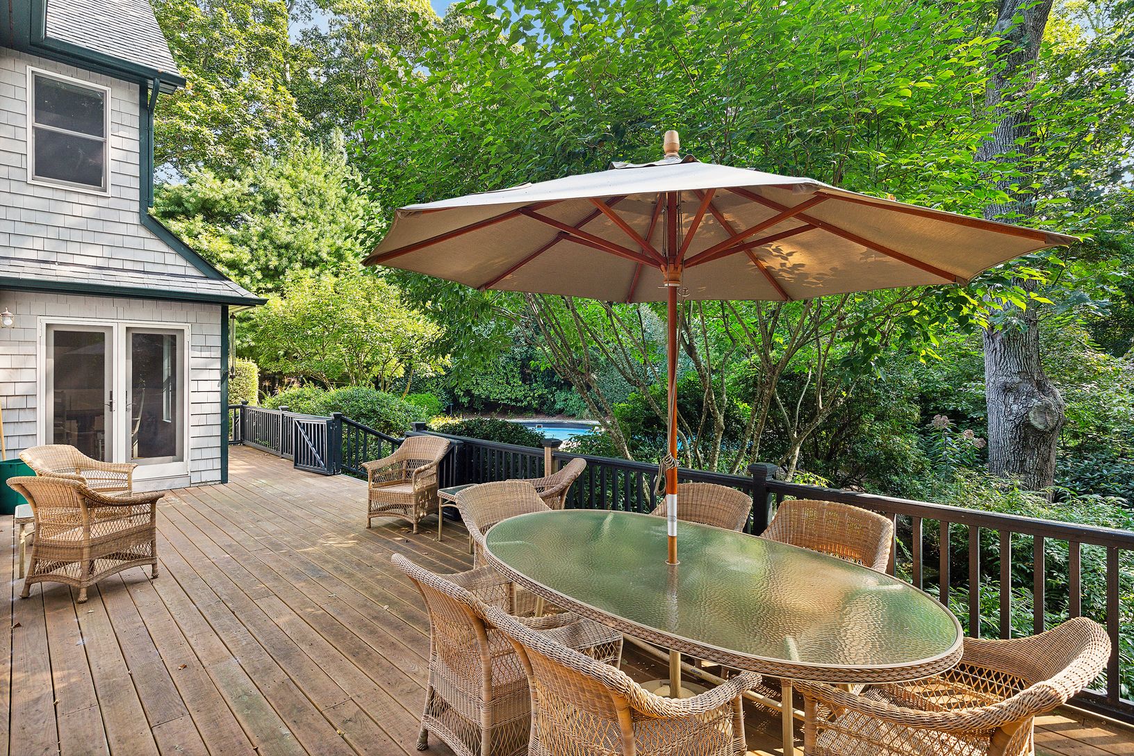  Rear Entertaining Deck