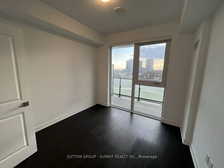 85 Oneida Cres #401 — Photo 11