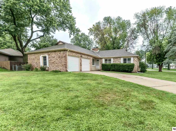 1806 Sherry Dr, Bellevue, NE 68005