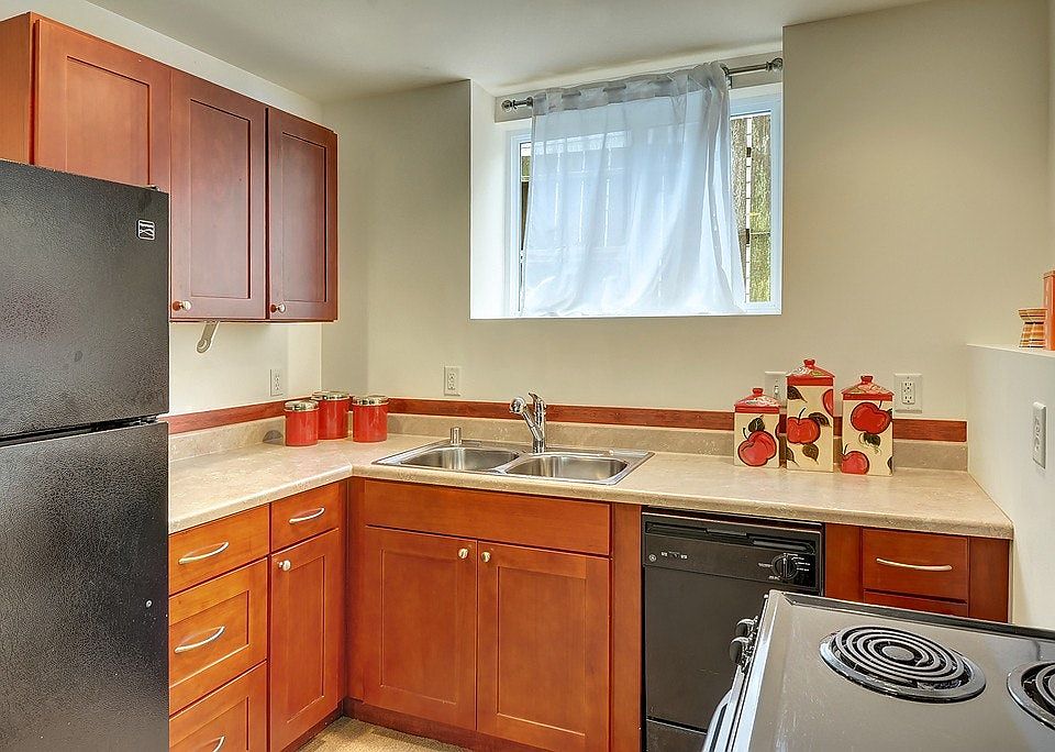 2nd image of 8022 30th Ave NW