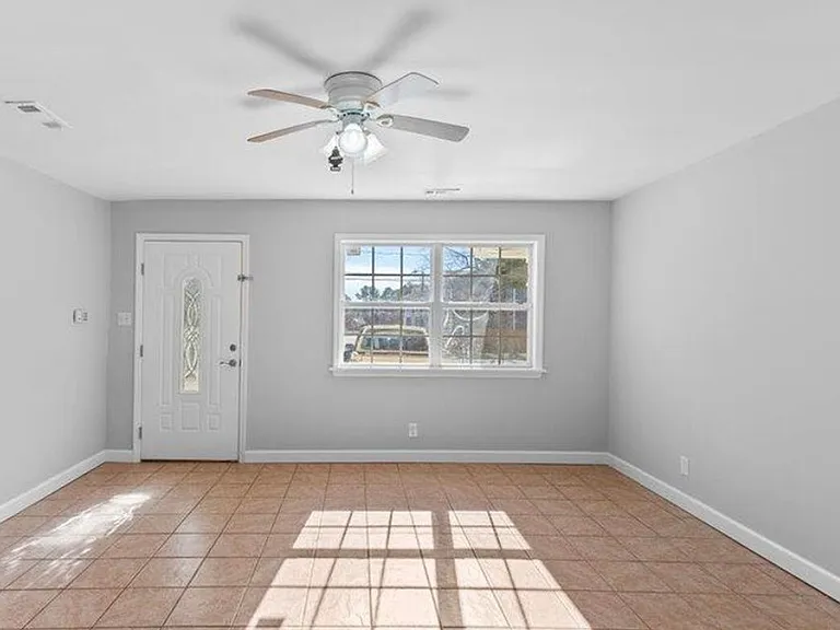 1306 Hudson Ave — Photo 10