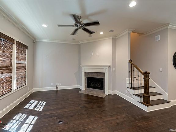 3rd image of 1926 Chestnut Park Ln