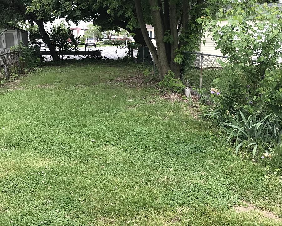 2nd image of 20 W Lake St