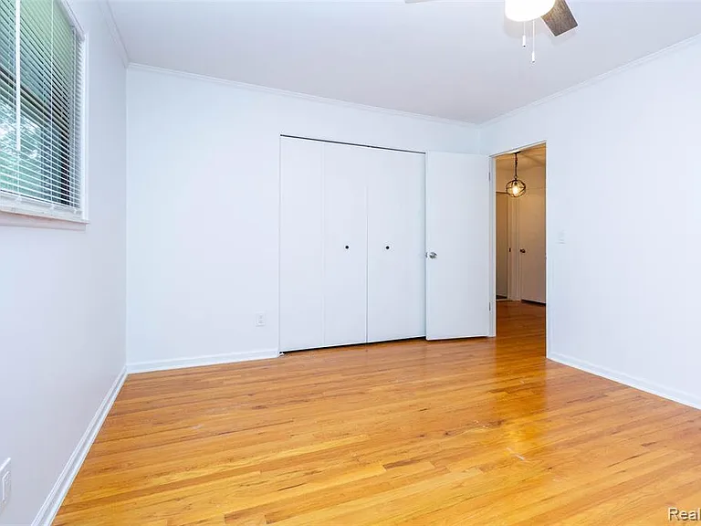 7580 Thornwood St — Photo 17