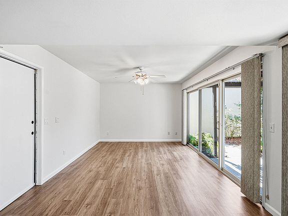 4th image of 315 Creekview Ct