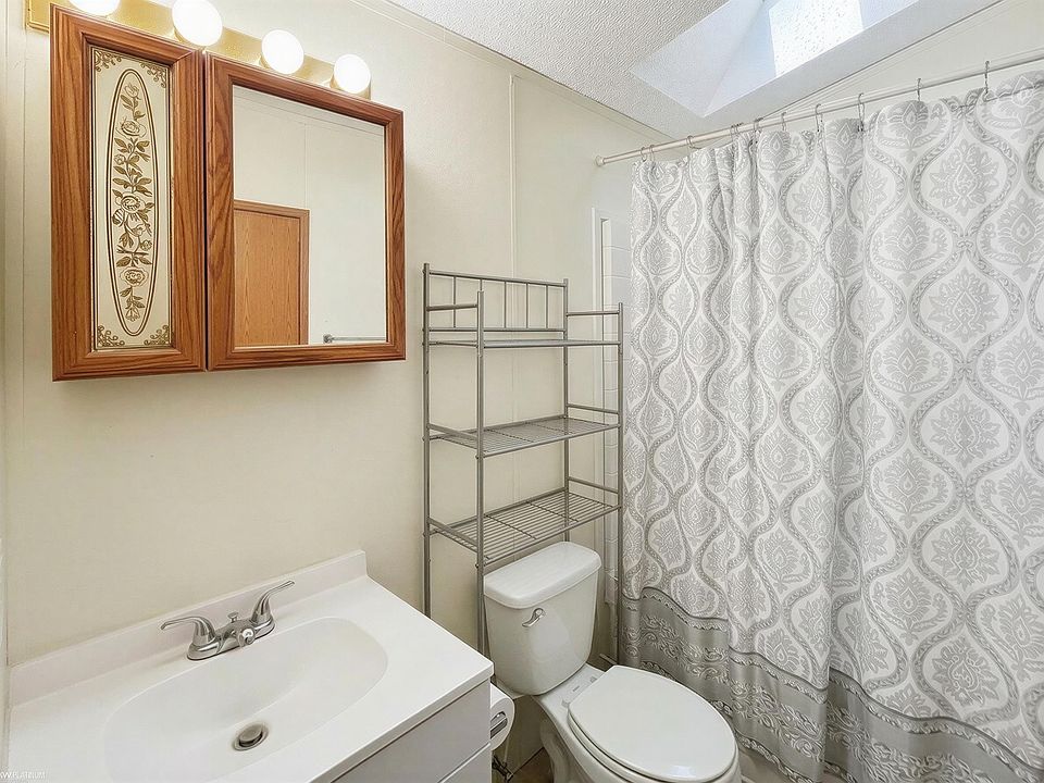 3684 Hawthorne St, photo 15
