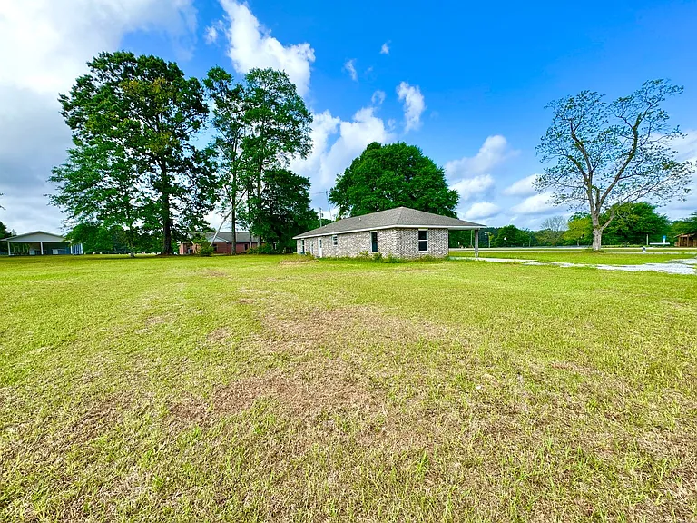 1190 Carnes Rd — Photo 38