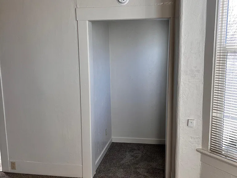 320 Locust St #2 — Photo 13