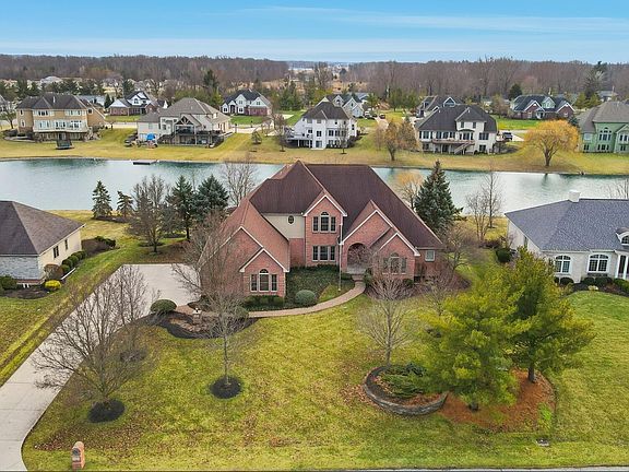 2nd image of 3020 Lakeshore Dr