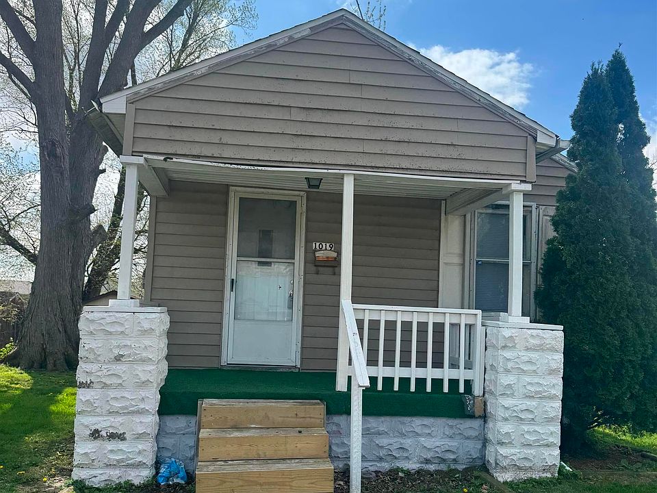 1st image of 1019 E Elm St