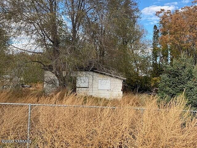 1st image of 803 Pioneer Ln