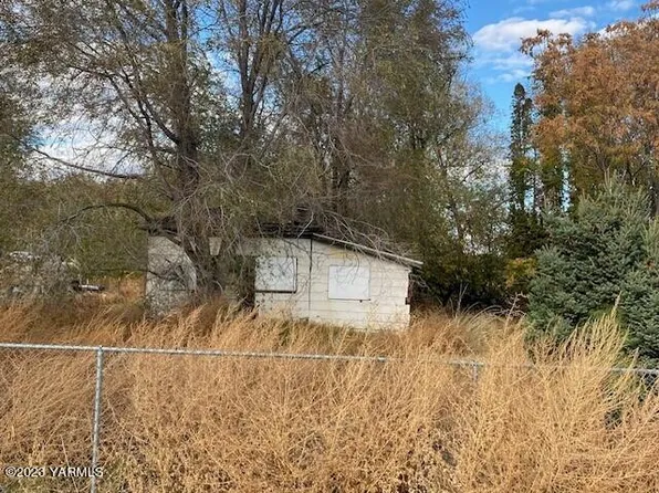 803 Pioneer Ln, Union Gap, WA 98903