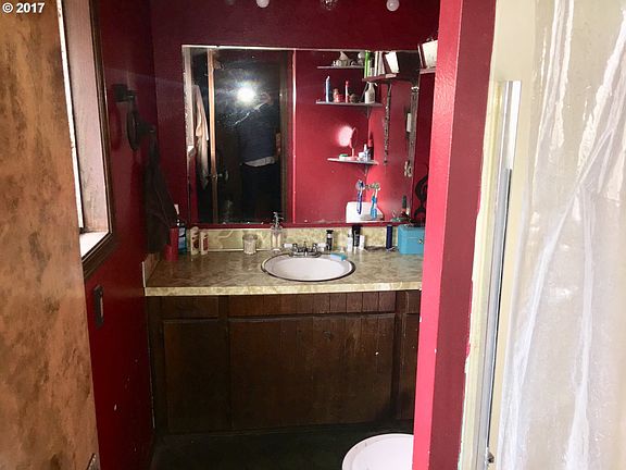 5th image of 535 NW 82nd St