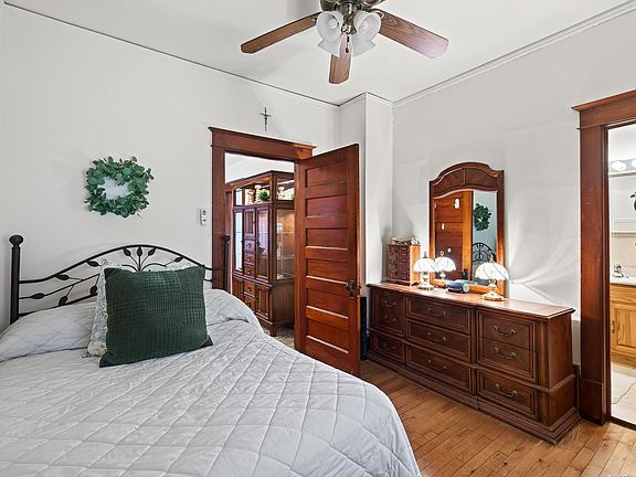 2nd image of 1330 Taylor Ave
